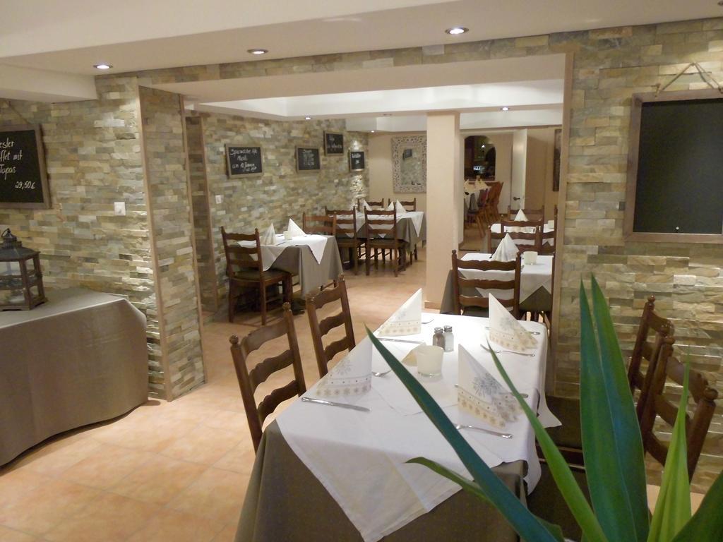 Hotel-Restaurant Schwyzerhuesli Viernheim Ngoại thất bức ảnh