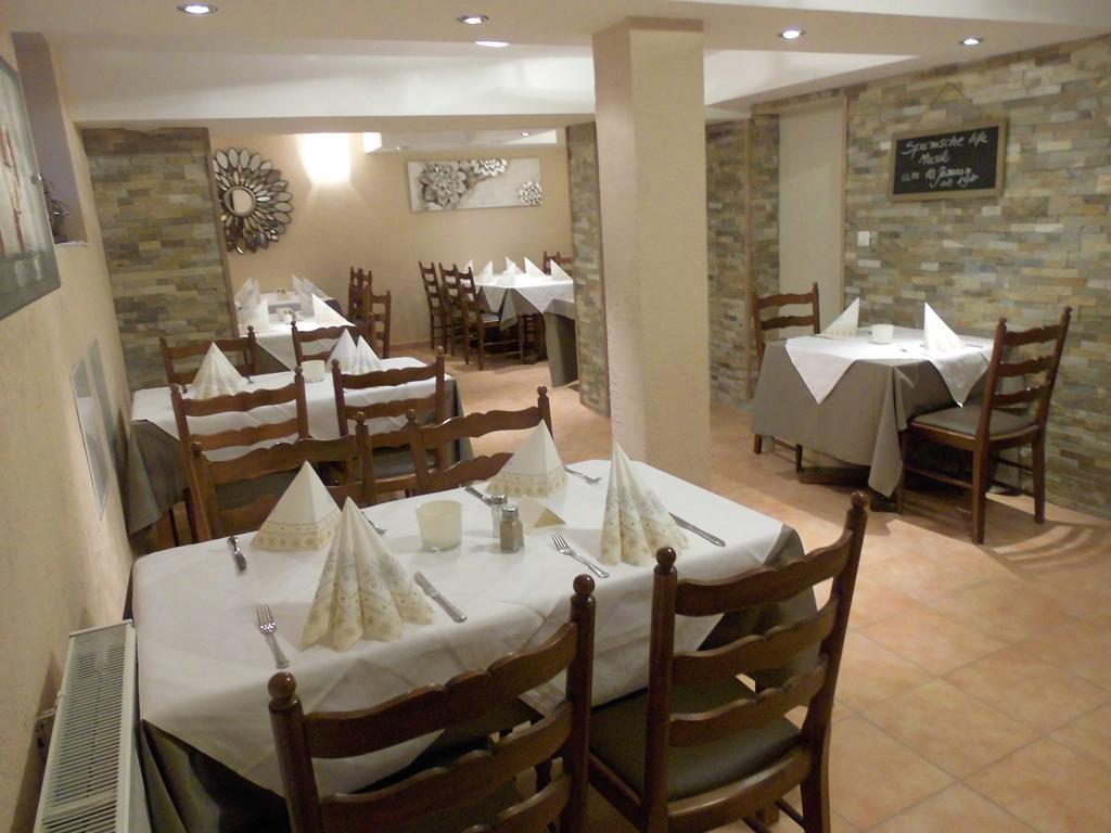 Hotel-Restaurant Schwyzerhuesli Viernheim Ngoại thất bức ảnh