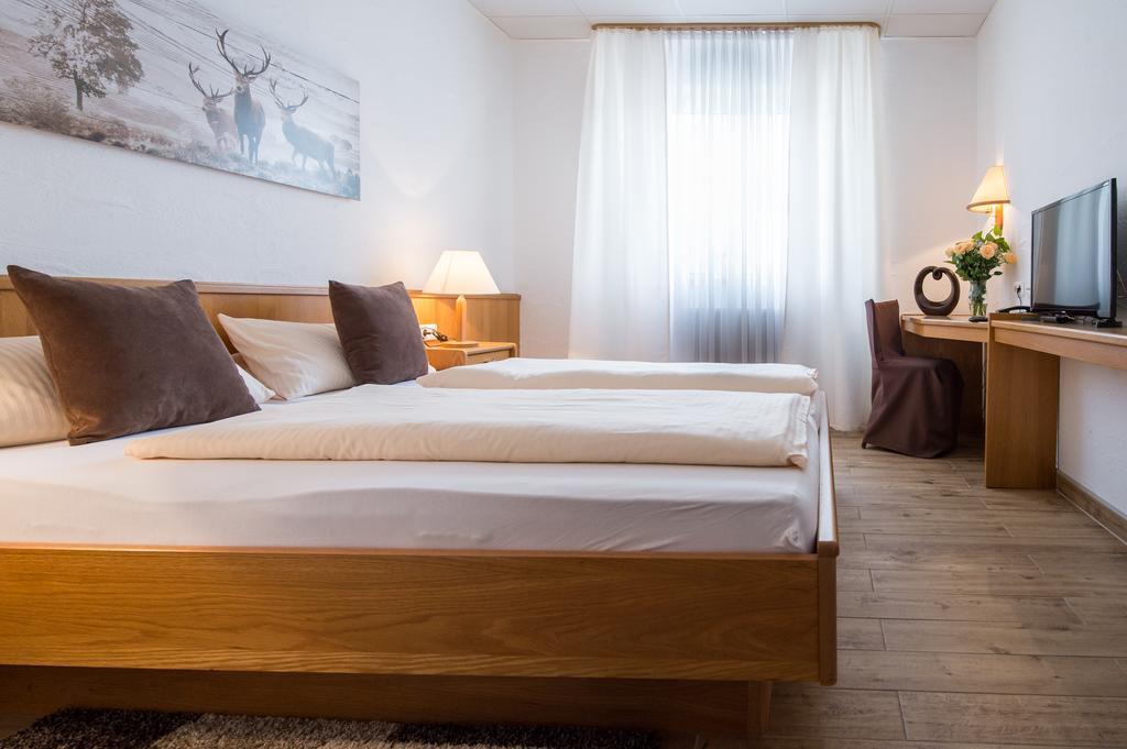 Hotel-Restaurant Schwyzerhuesli Viernheim Ngoại thất bức ảnh
